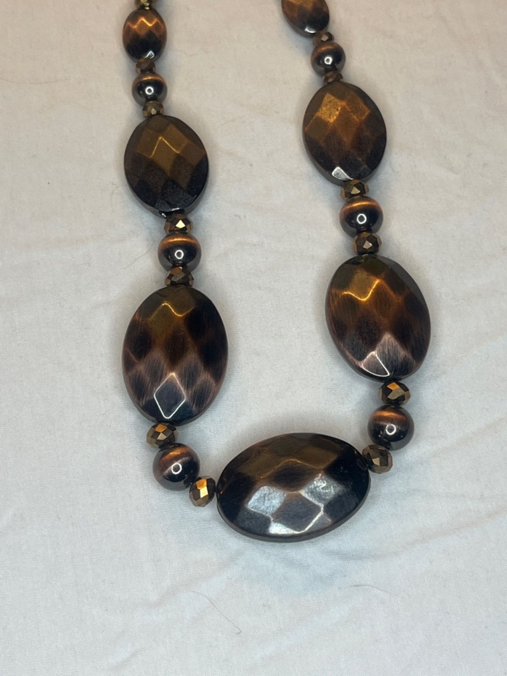 Elegant brown faceted bead necklace ✨
